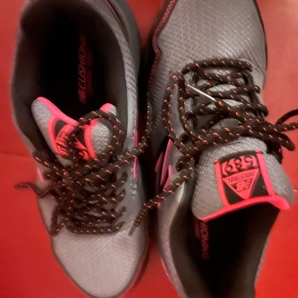 Women’s NewBalance Work-Safety Shoes💗🖤 - Picture 6 of 16